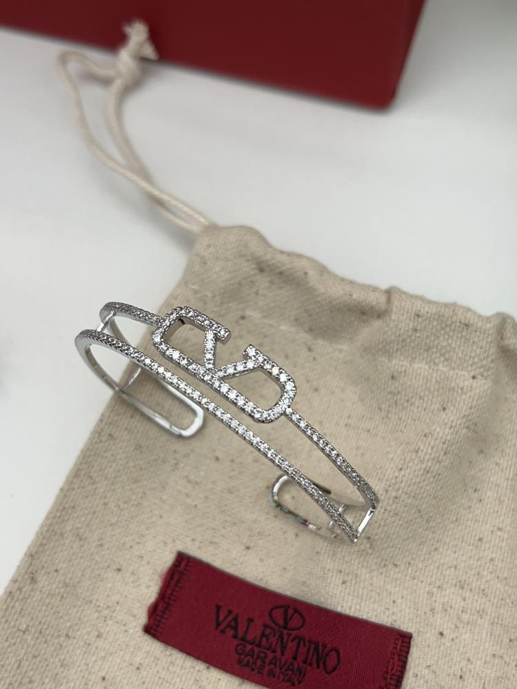 اسوارة مع خاتم فضي VALENTINO