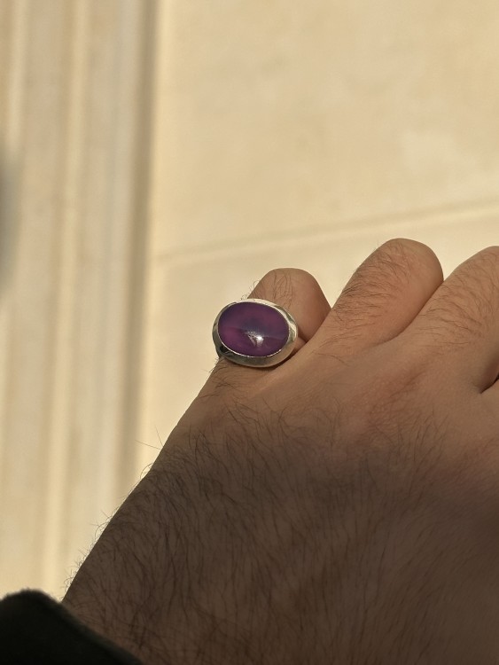 بنفسج غامق زجاجي