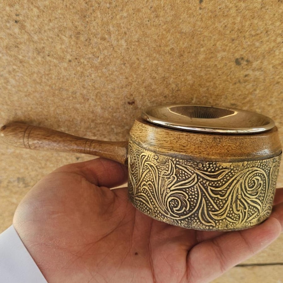 Aromatic incense burner