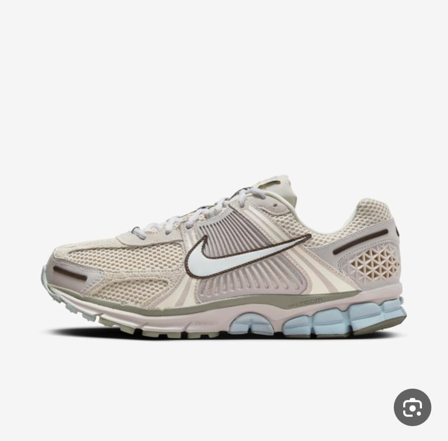 NIKE ZOOM