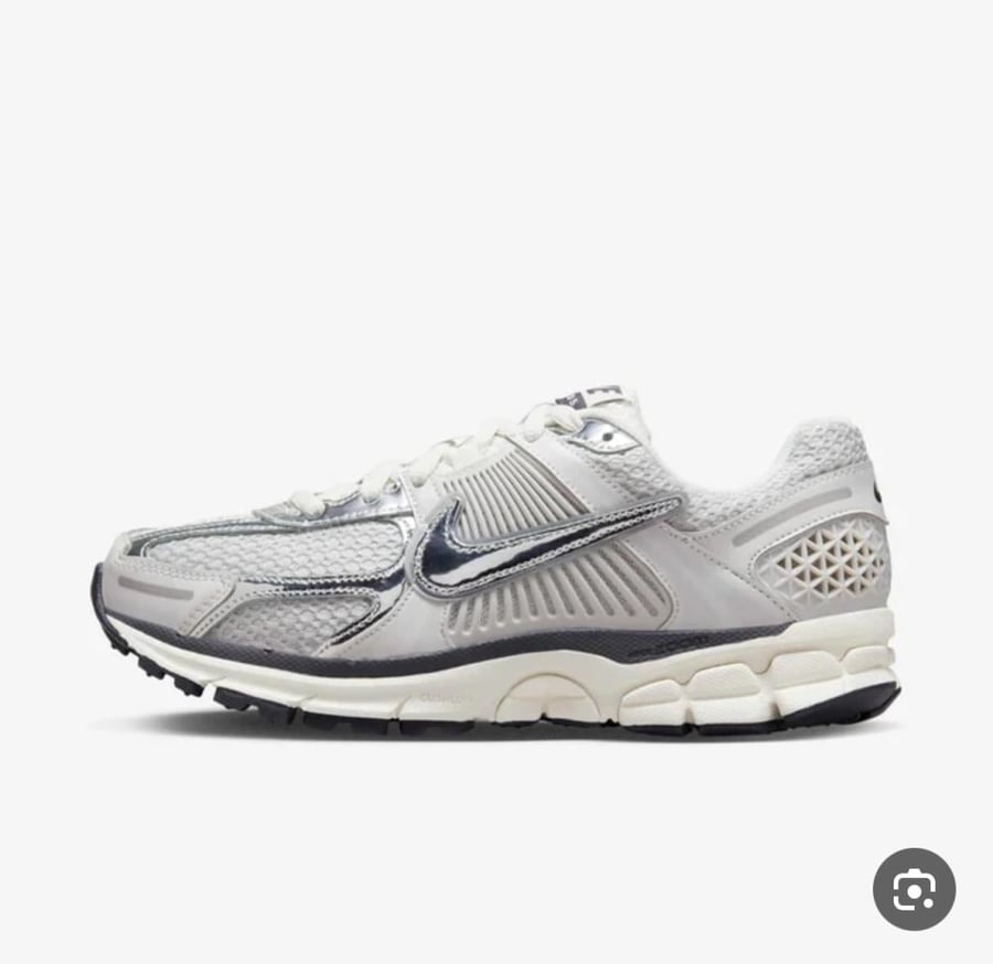 NIKE ZOOM
