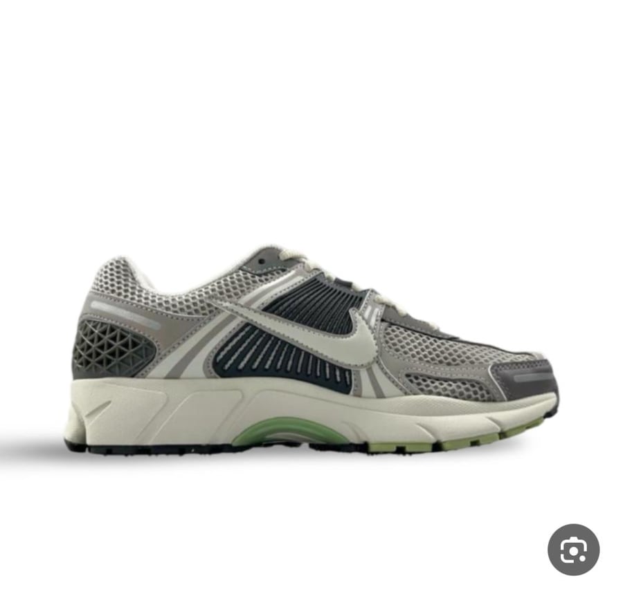NIKE ZOOM