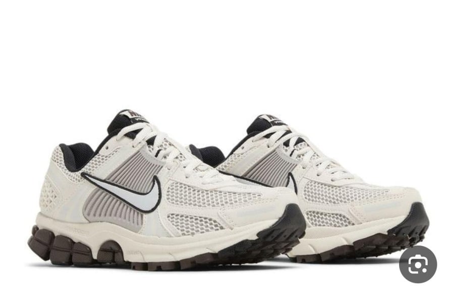 NIKE ZOOM