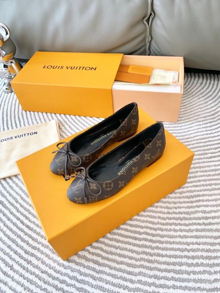 Louis Vuitton flat