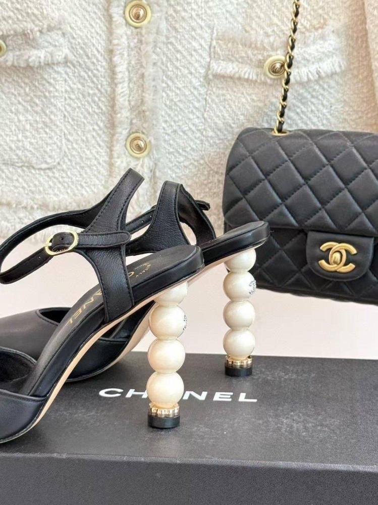 Chanel heel
