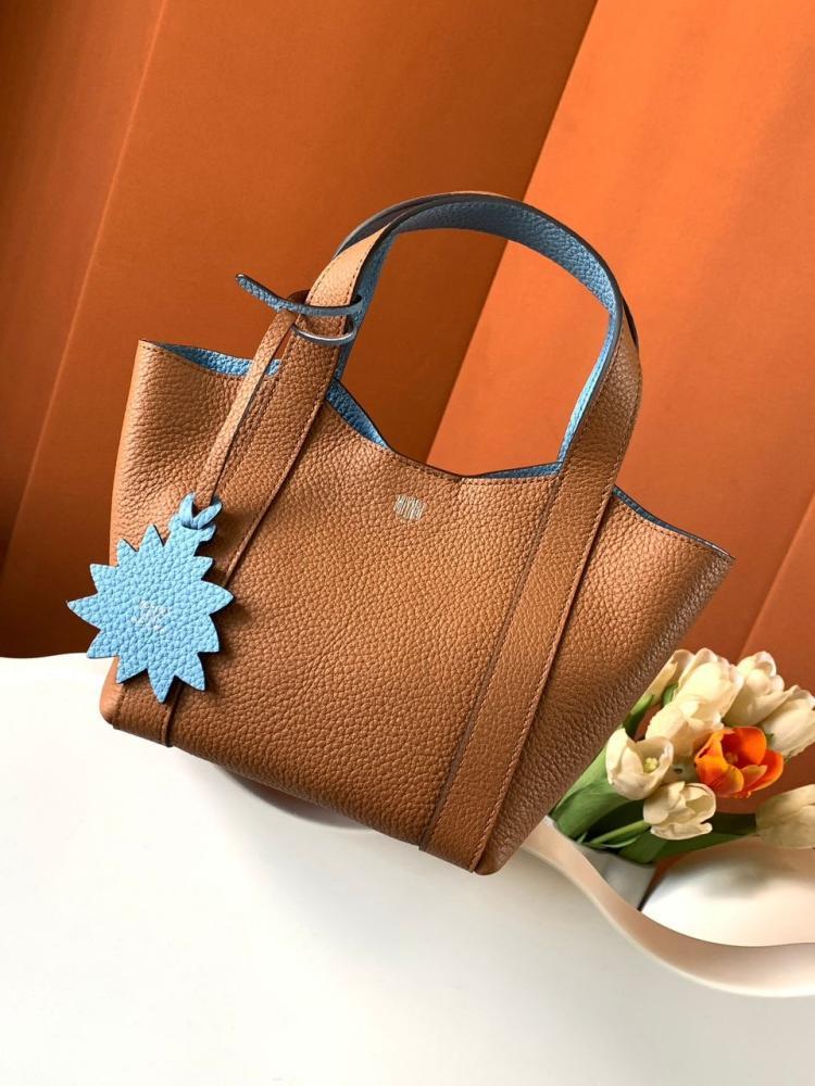 حقيبة Moynat