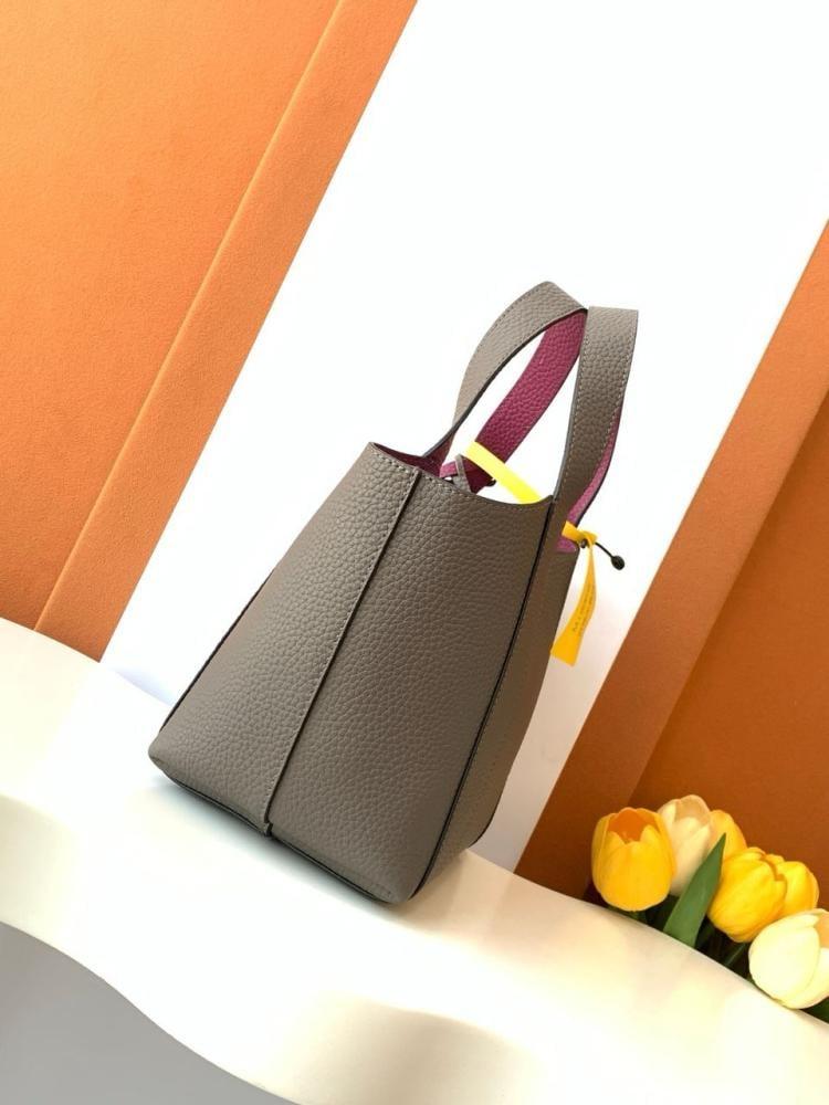 حقيبة Moynat