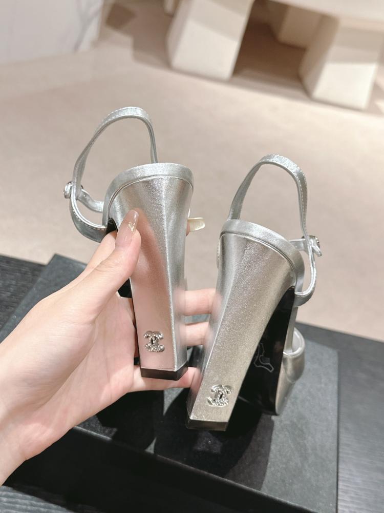 Chanel heel
