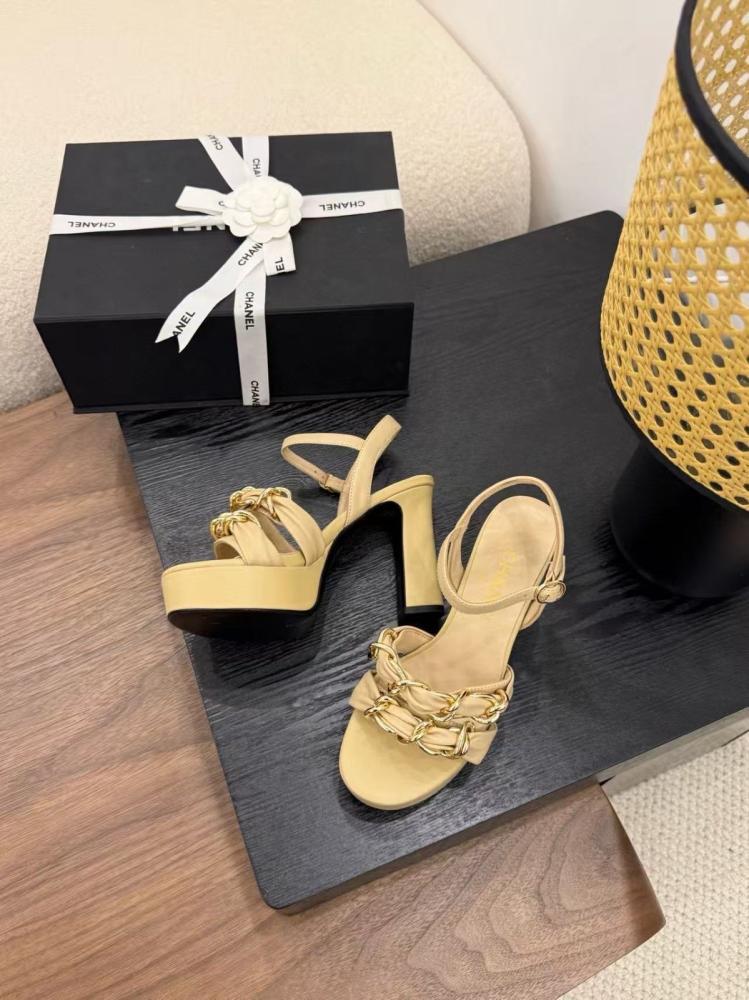 Chanel heel