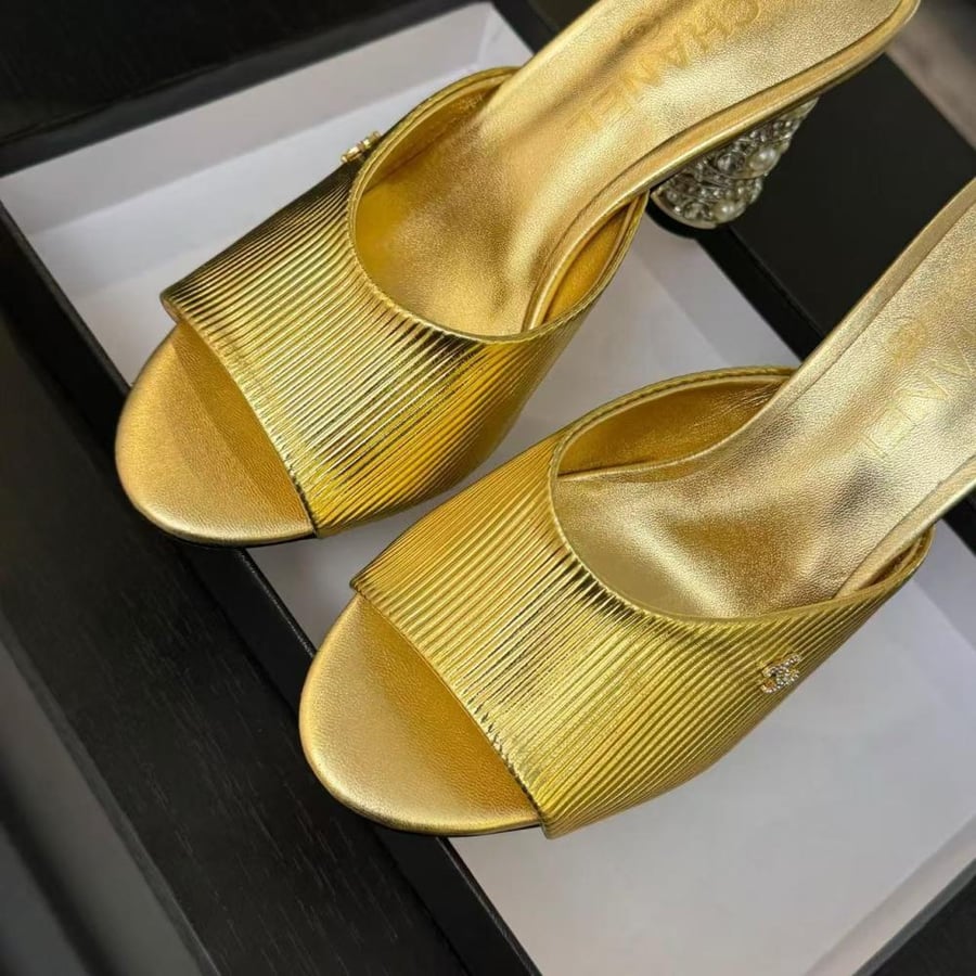Chanel heel (multiple colors)