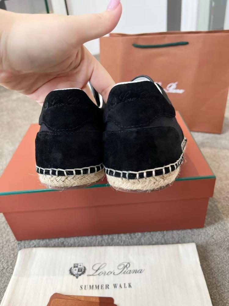 Loribiana shoe