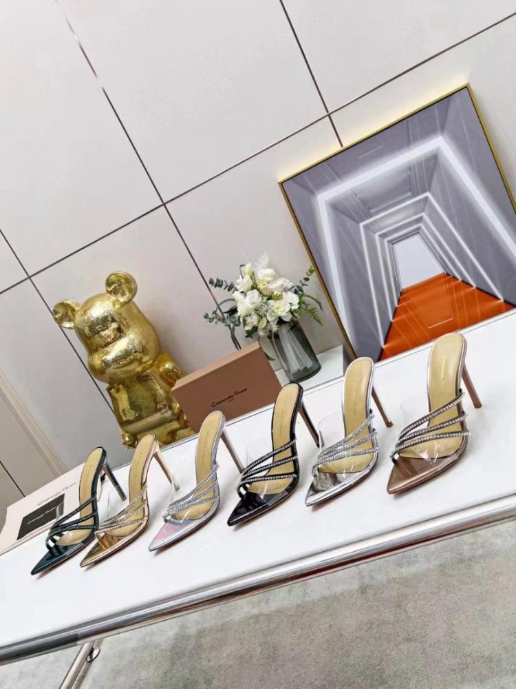 Giovanni Rossi heel