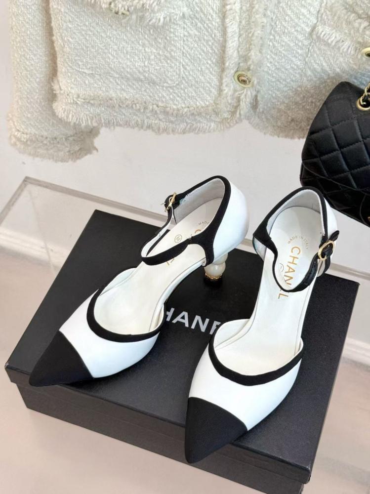 Chanel heel