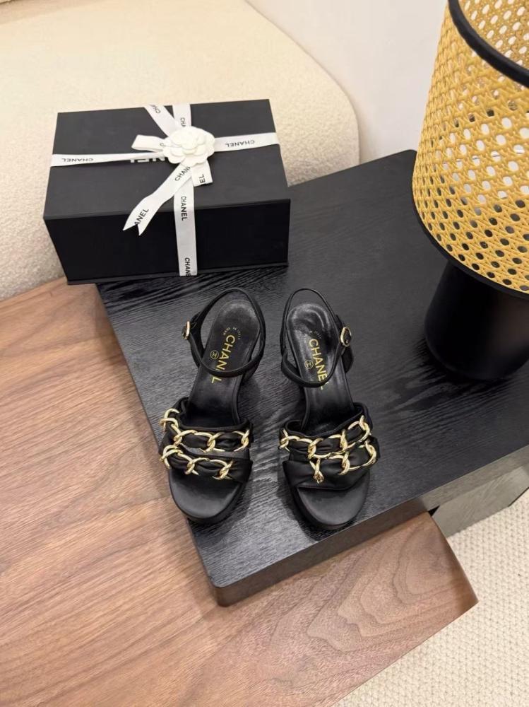Chanel heel