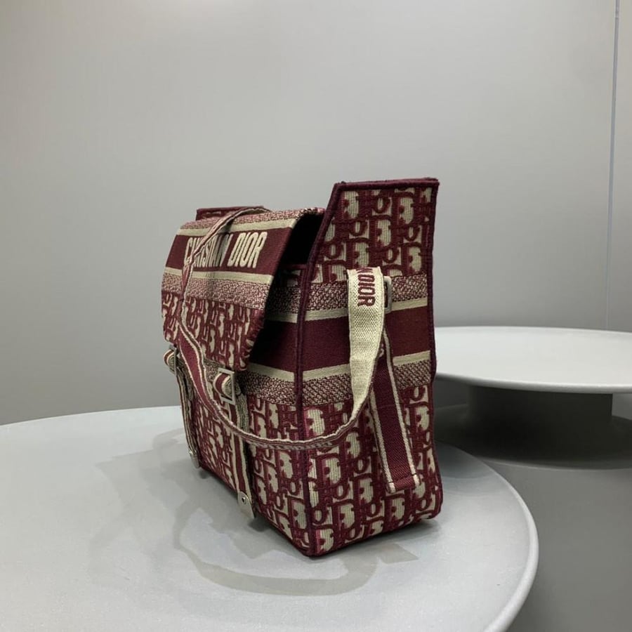 حقيبة ديور