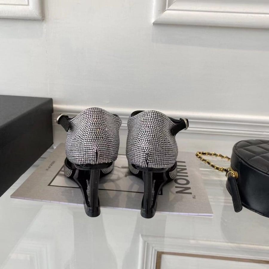 Chanel heel