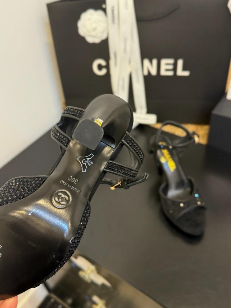 Chanel heel