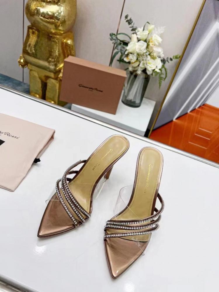 Giovanni Rossi heel