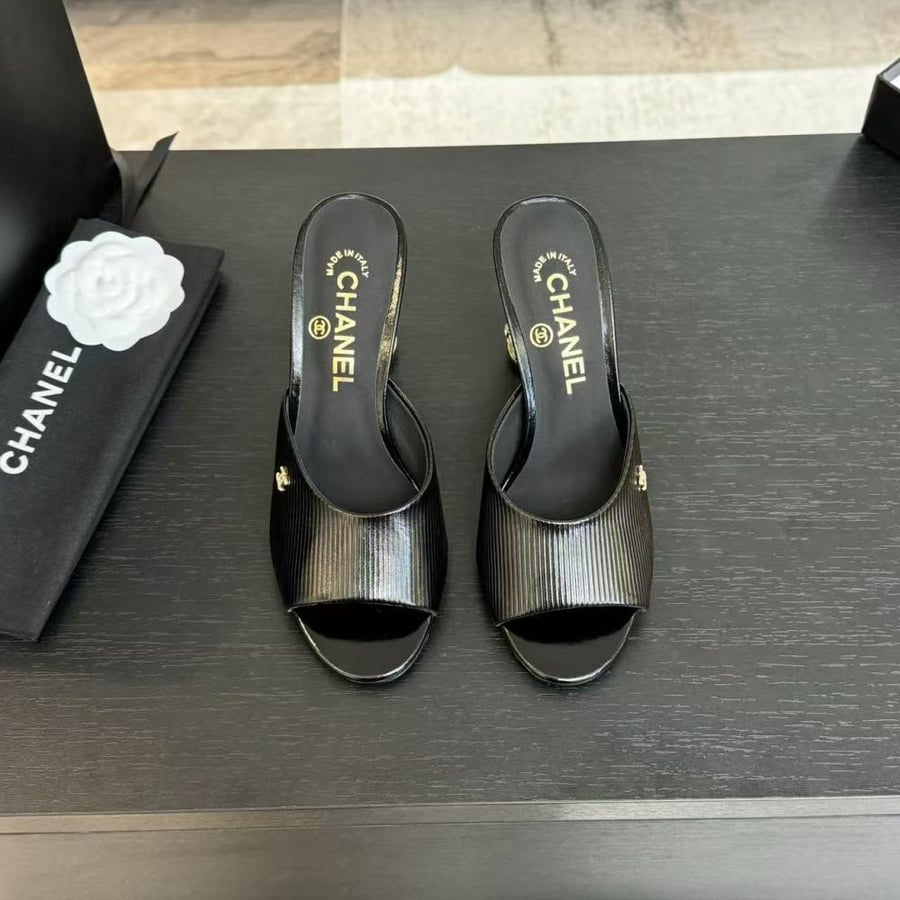 Chanel heel (multiple colors)