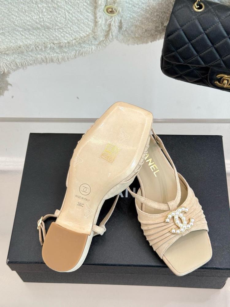 Chanel heel