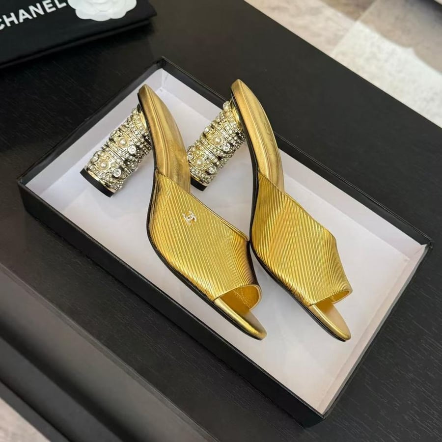 Chanel heel (multiple colors)
