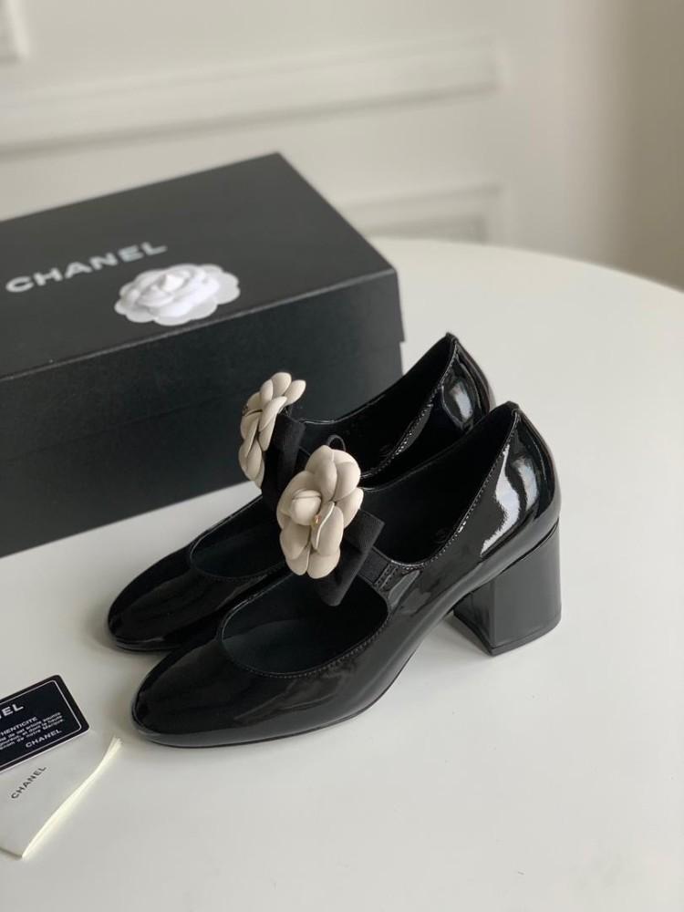 Chanel heel (two colors)