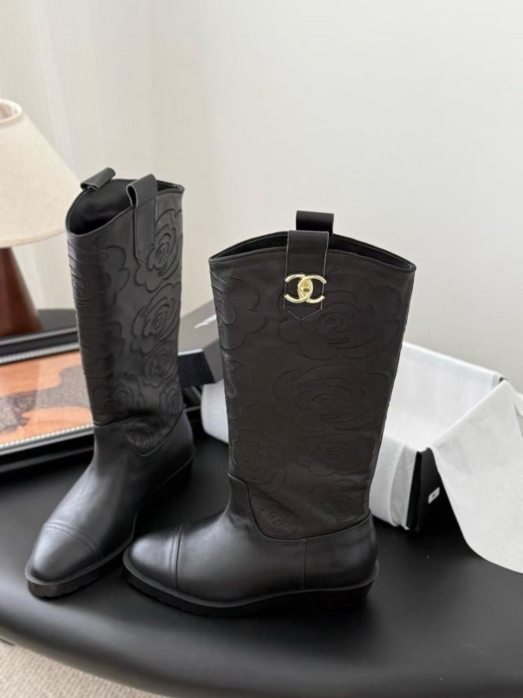 Chanel boot