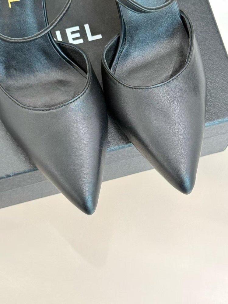 Chanel heel