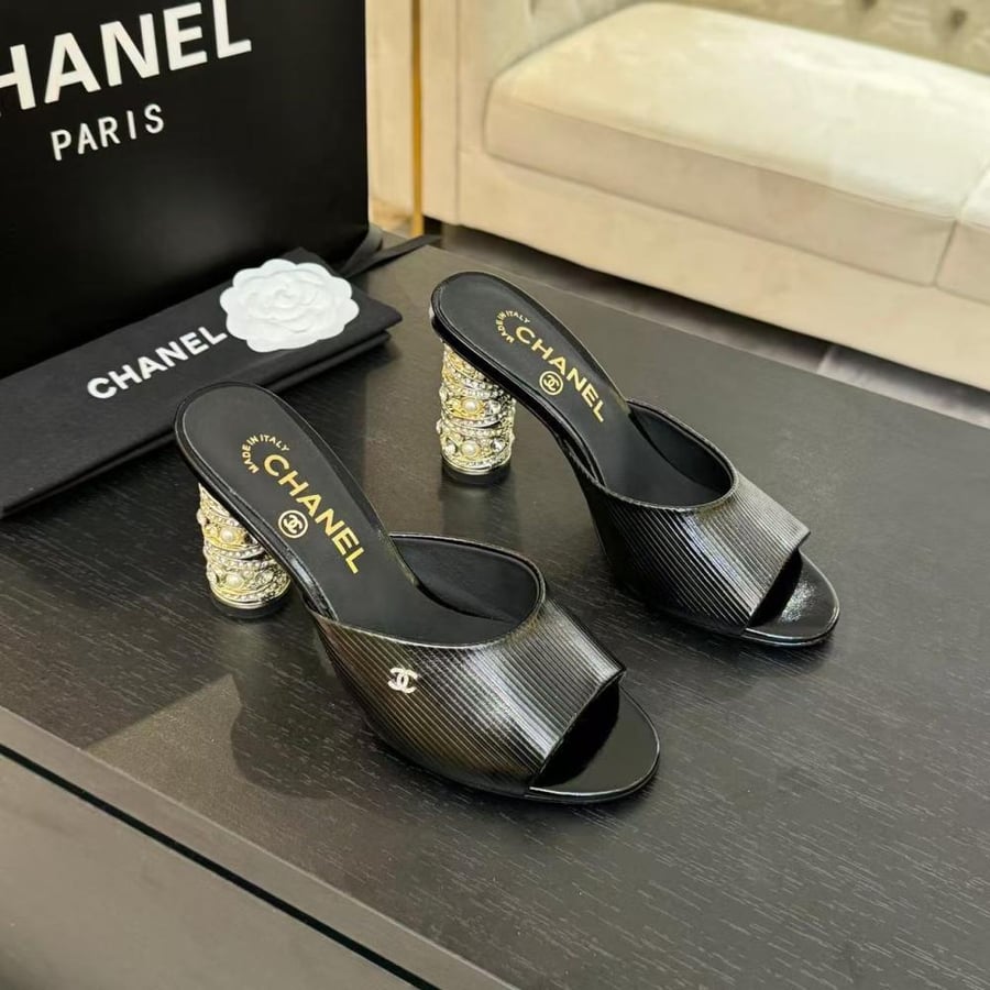 Chanel heel (multiple colors)