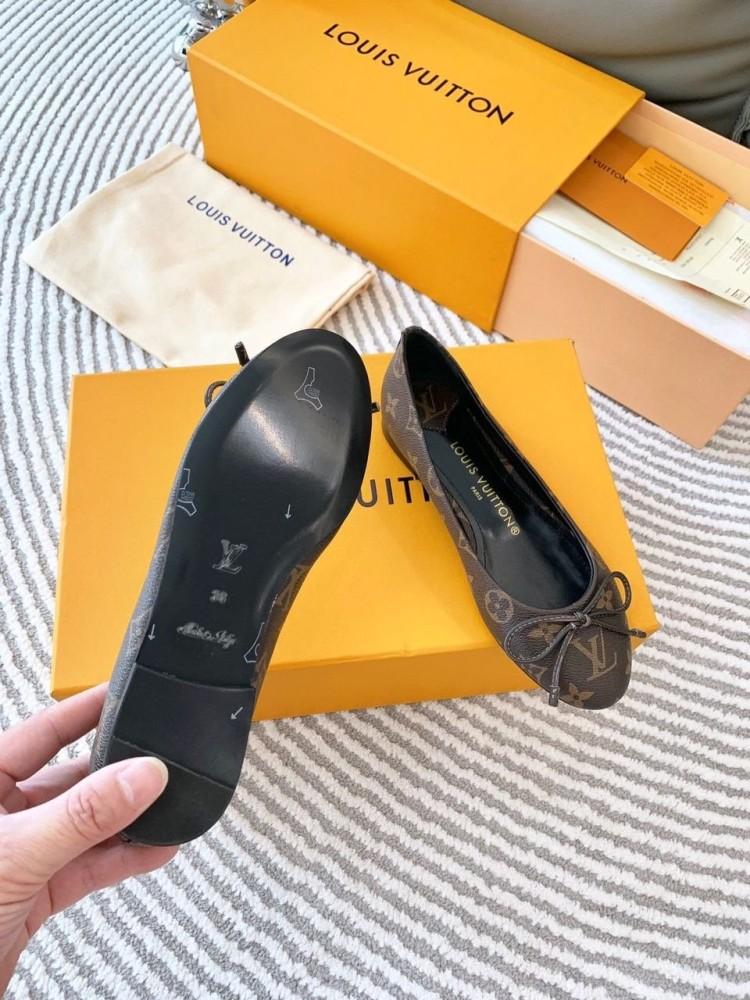 Louis Vuitton flat