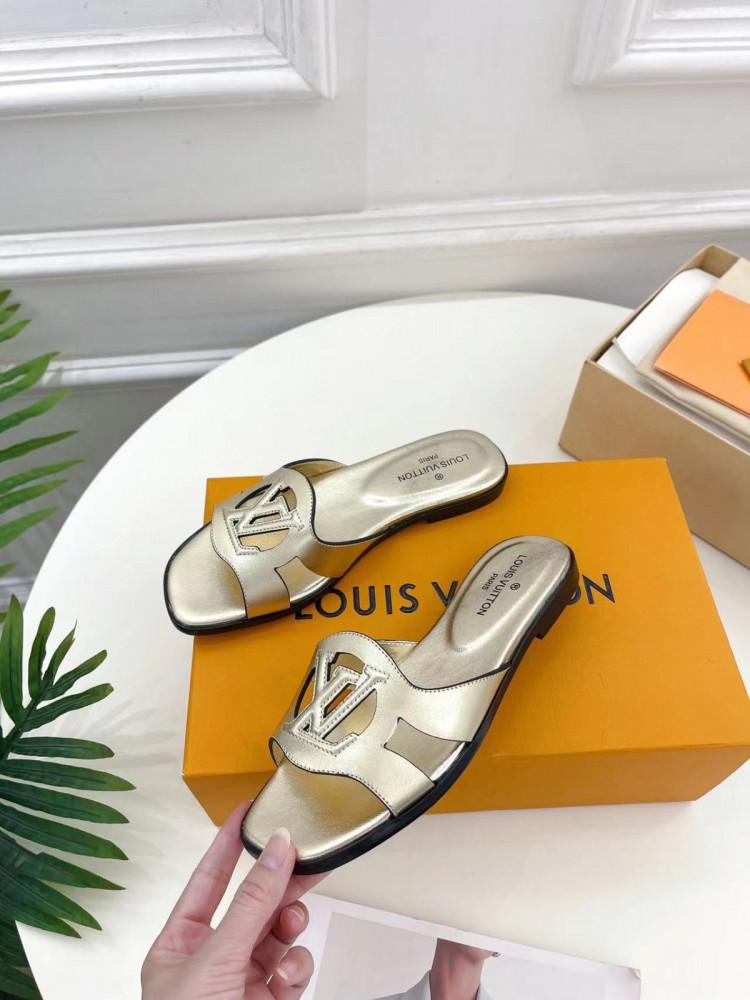Louis Vuitton slippers