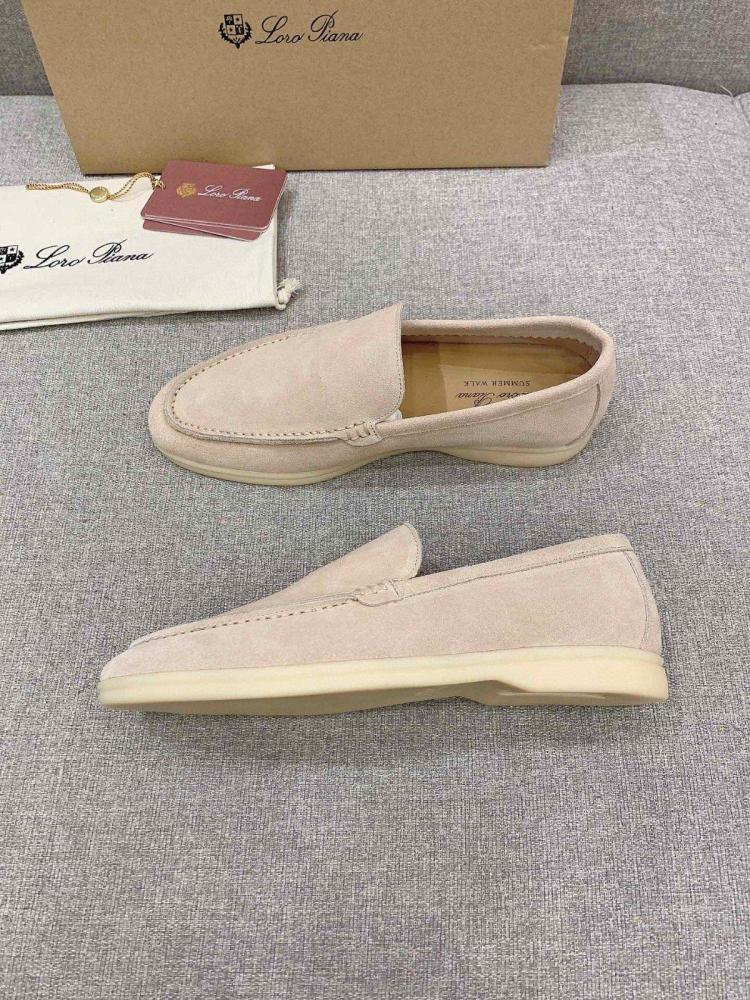 حذاء لورو بيانا