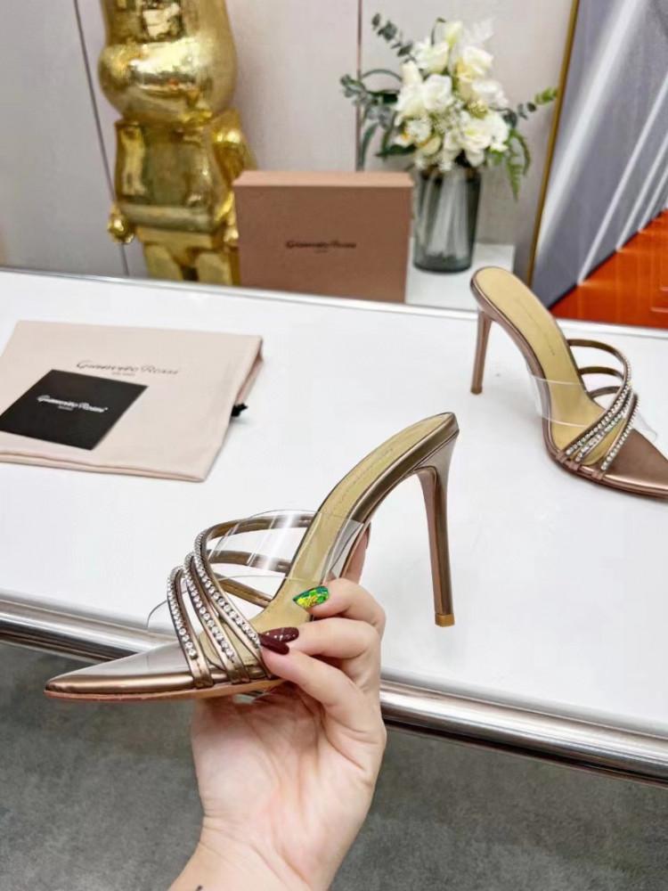 Giovanni Rossi heel