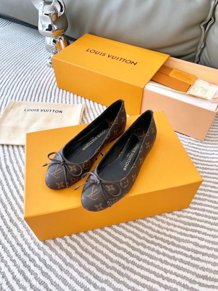 Louis Vuitton flat
