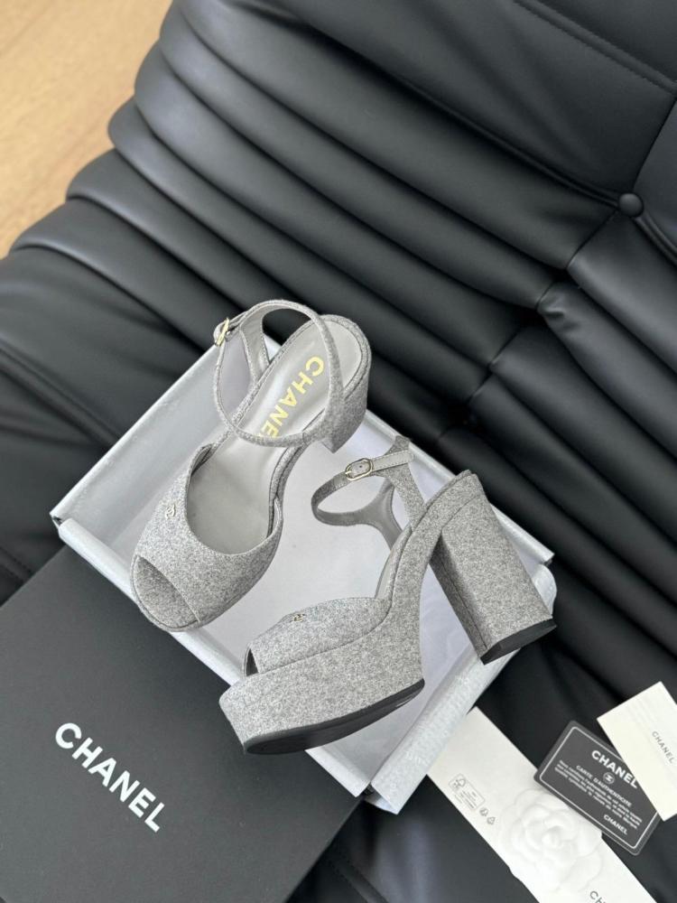 Chanel heel