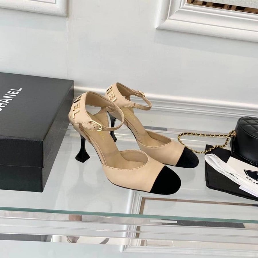 Chanel heel