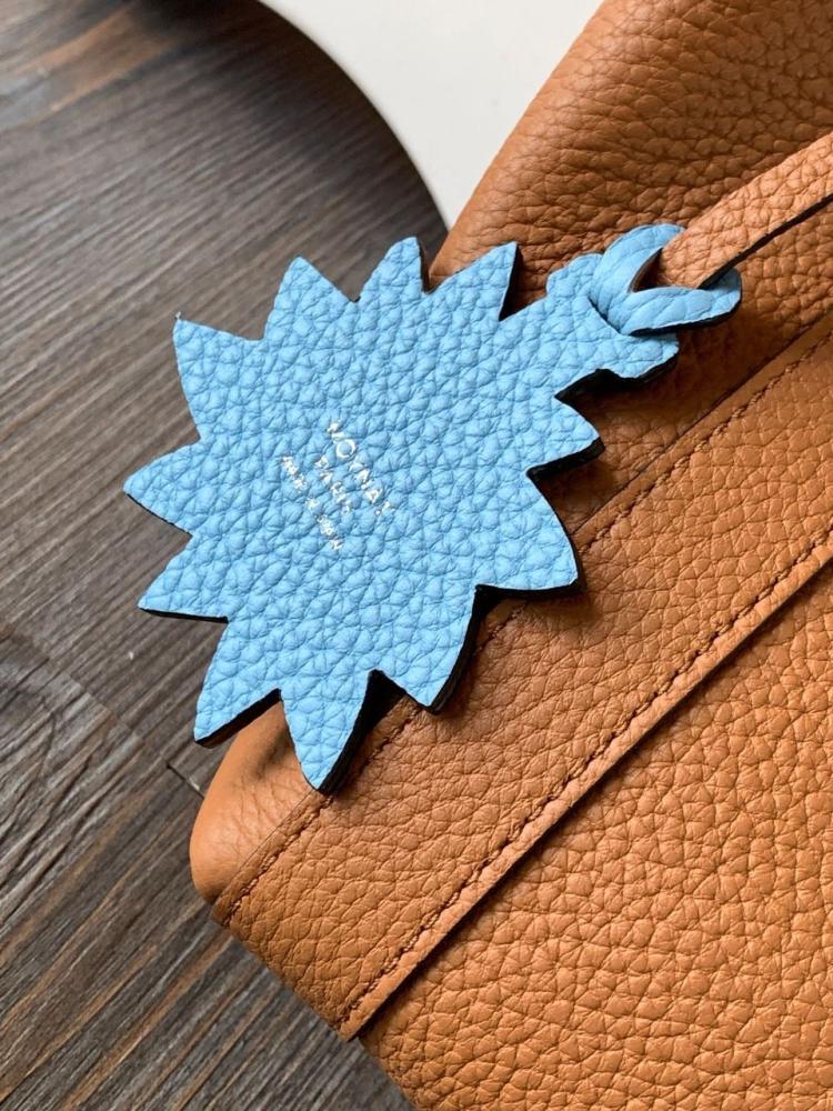 حقيبة Moynat
