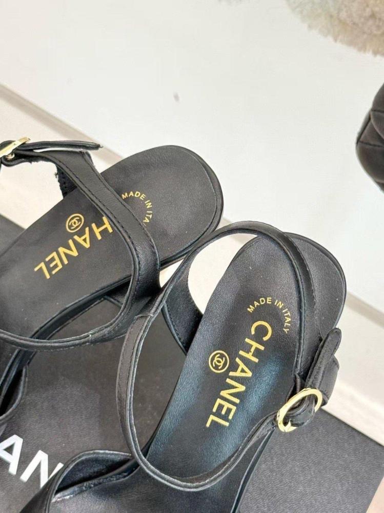 Chanel heel