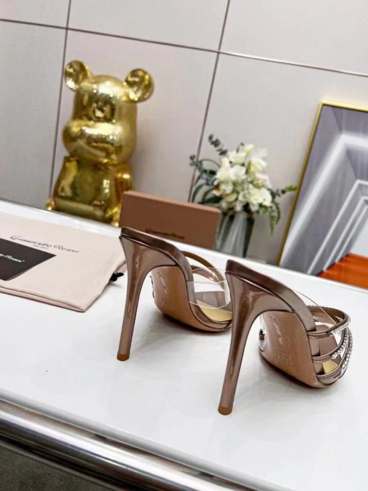 Giovanni Rossi heel