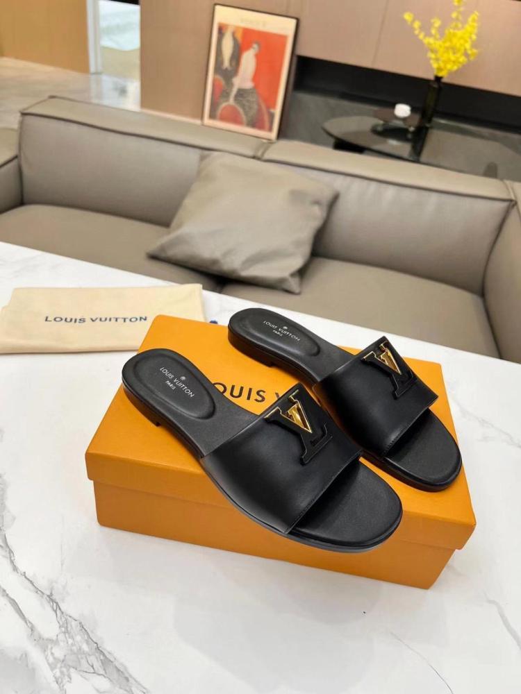 Louis Vuitton slippers