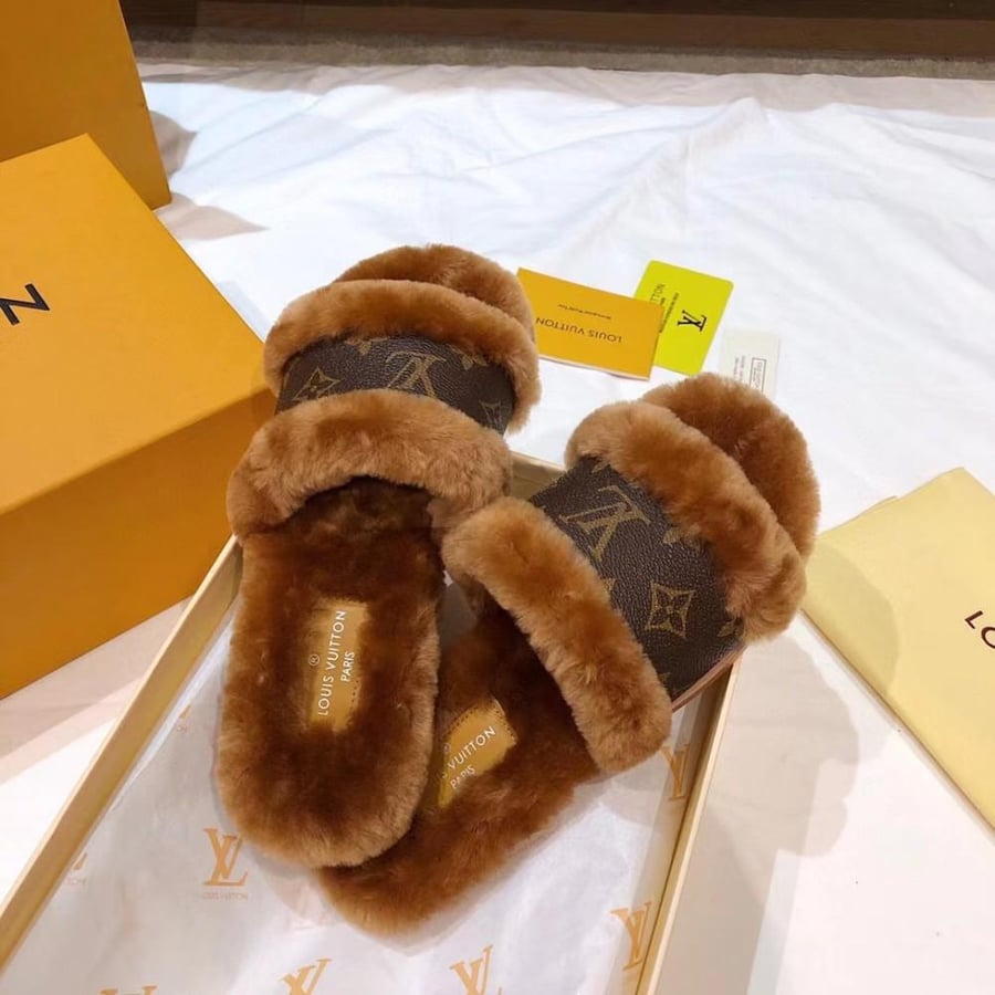 Louis Vuitton slippers