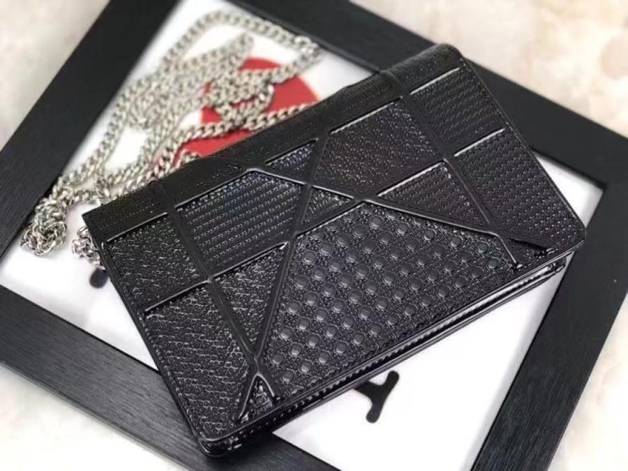 حقيبة ديور