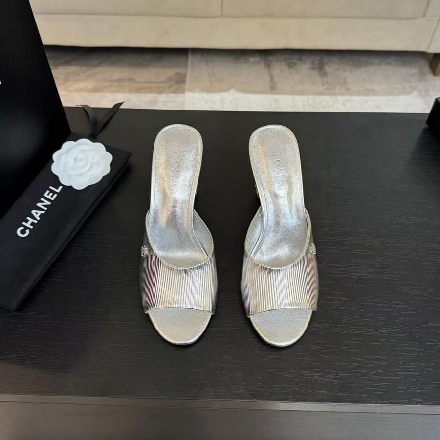 Chanel heel (multiple colors)