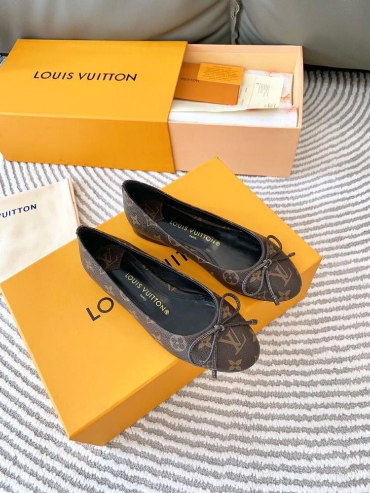 Louis Vuitton flat