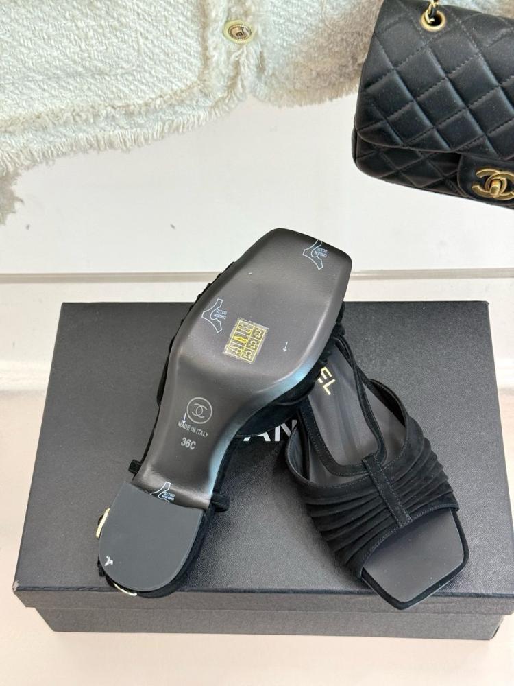 Chanel heel