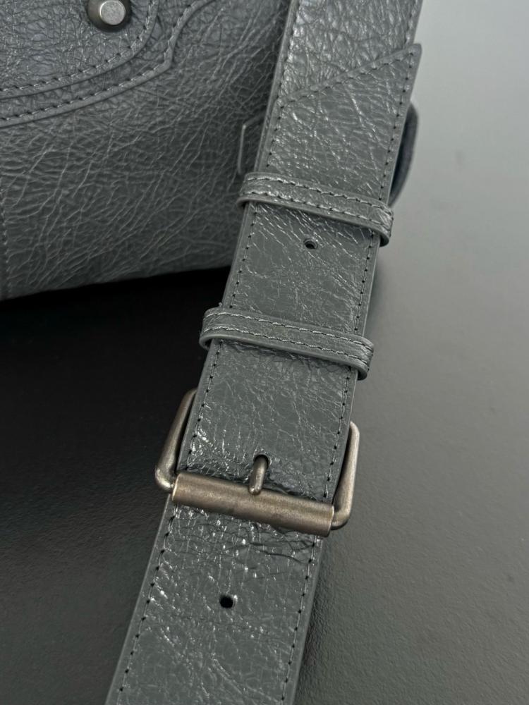 حقيبة بلنسياقا 28cm (ألوان متعددةا