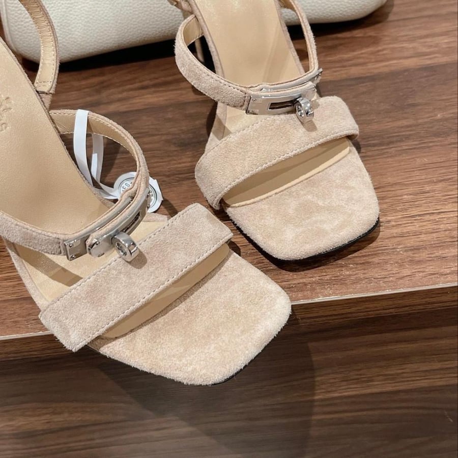 Hermes heel