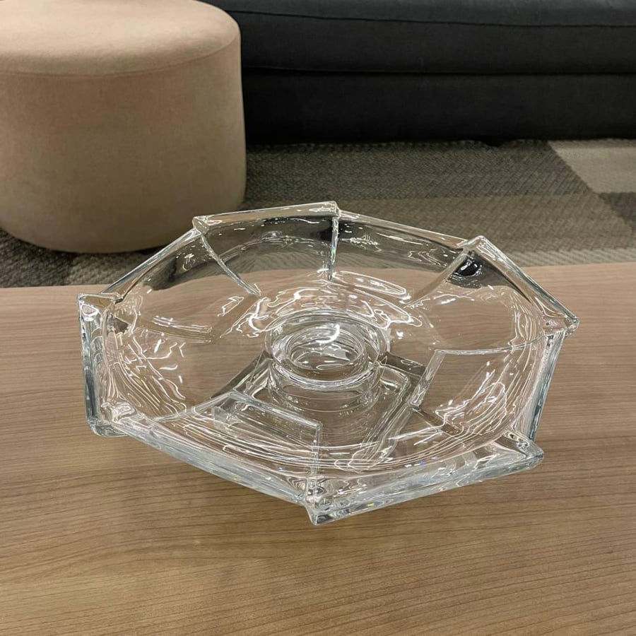 Glass presentation holder