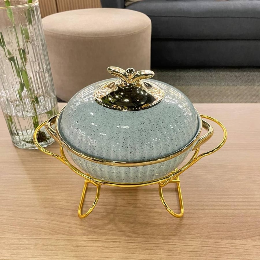 Ceramic pot with heating stand