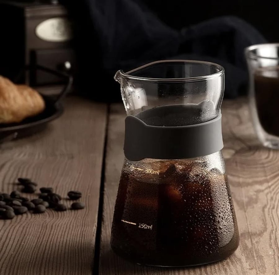 سيرفر قهوة مختصة | ٣٠٠ مل مع كوبين زجاج
